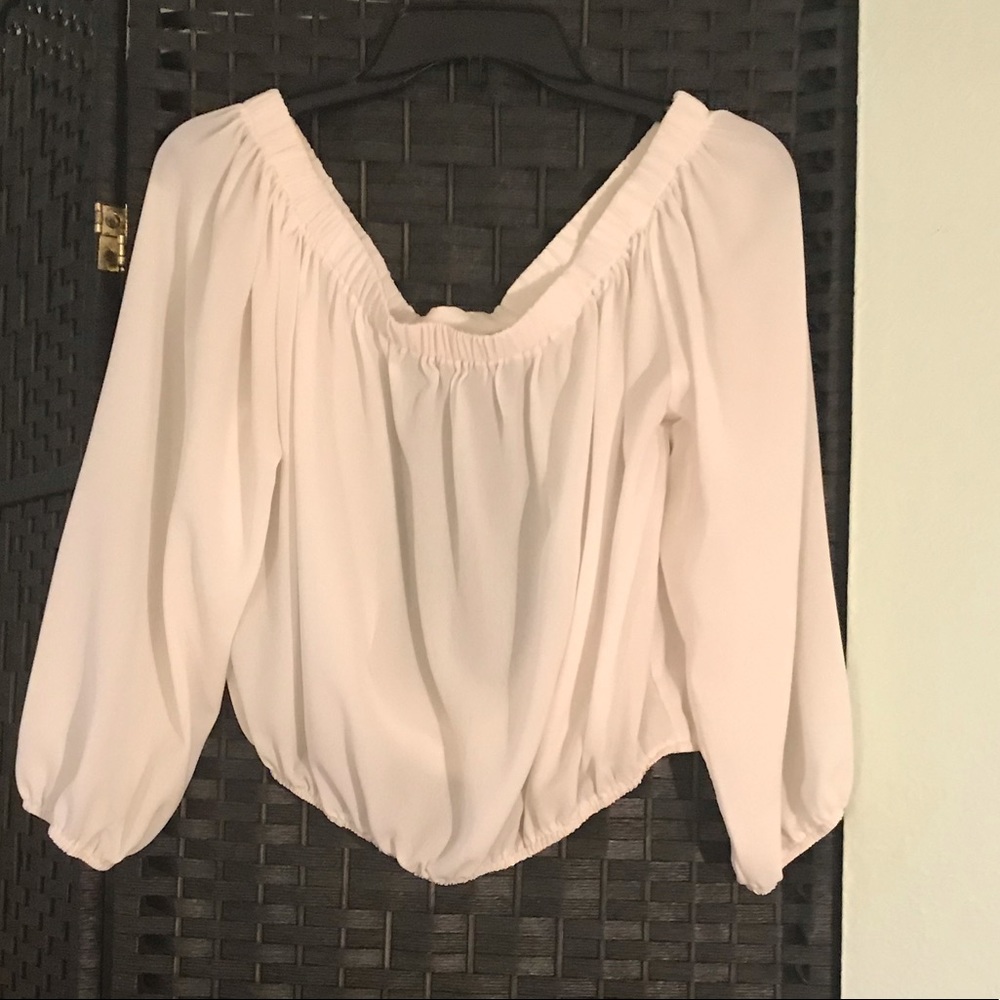 🔴 2 for $18 White off the shoulder top